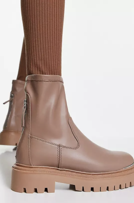 Aniston chunky chelsea boots in beige